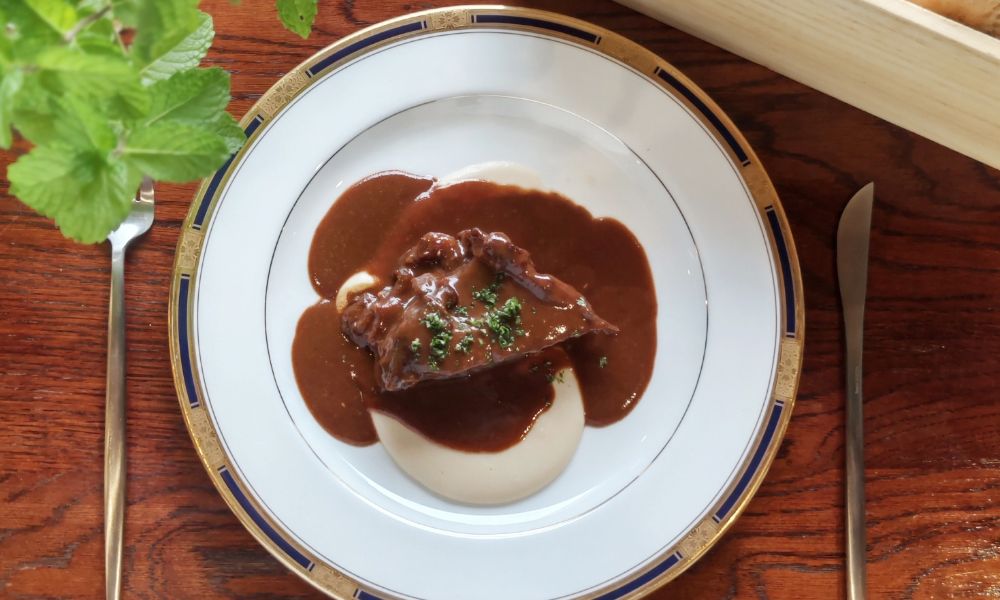 【1日10食限定!】牛ほほ肉の赤ワイン煮込み